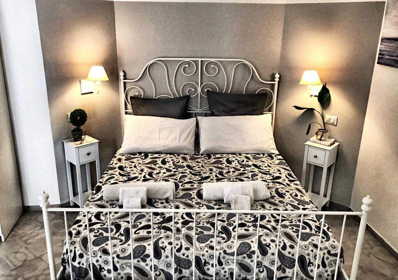 B&B Il Balconcino A Santa Chiara เนเปิลส์ ภายนอก รูปภาพ