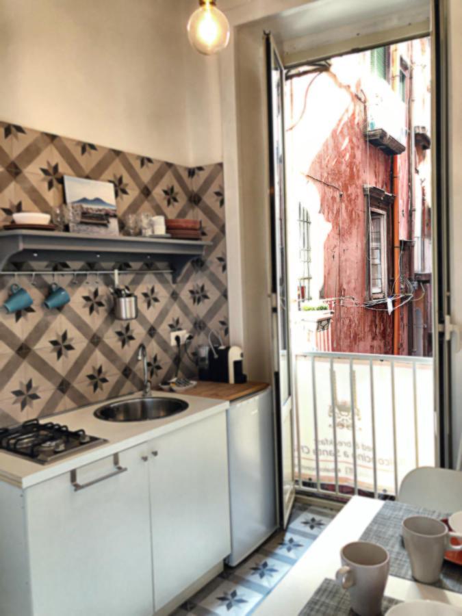 B&B Il Balconcino A Santa Chiara เนเปิลส์ ภายนอก รูปภาพ