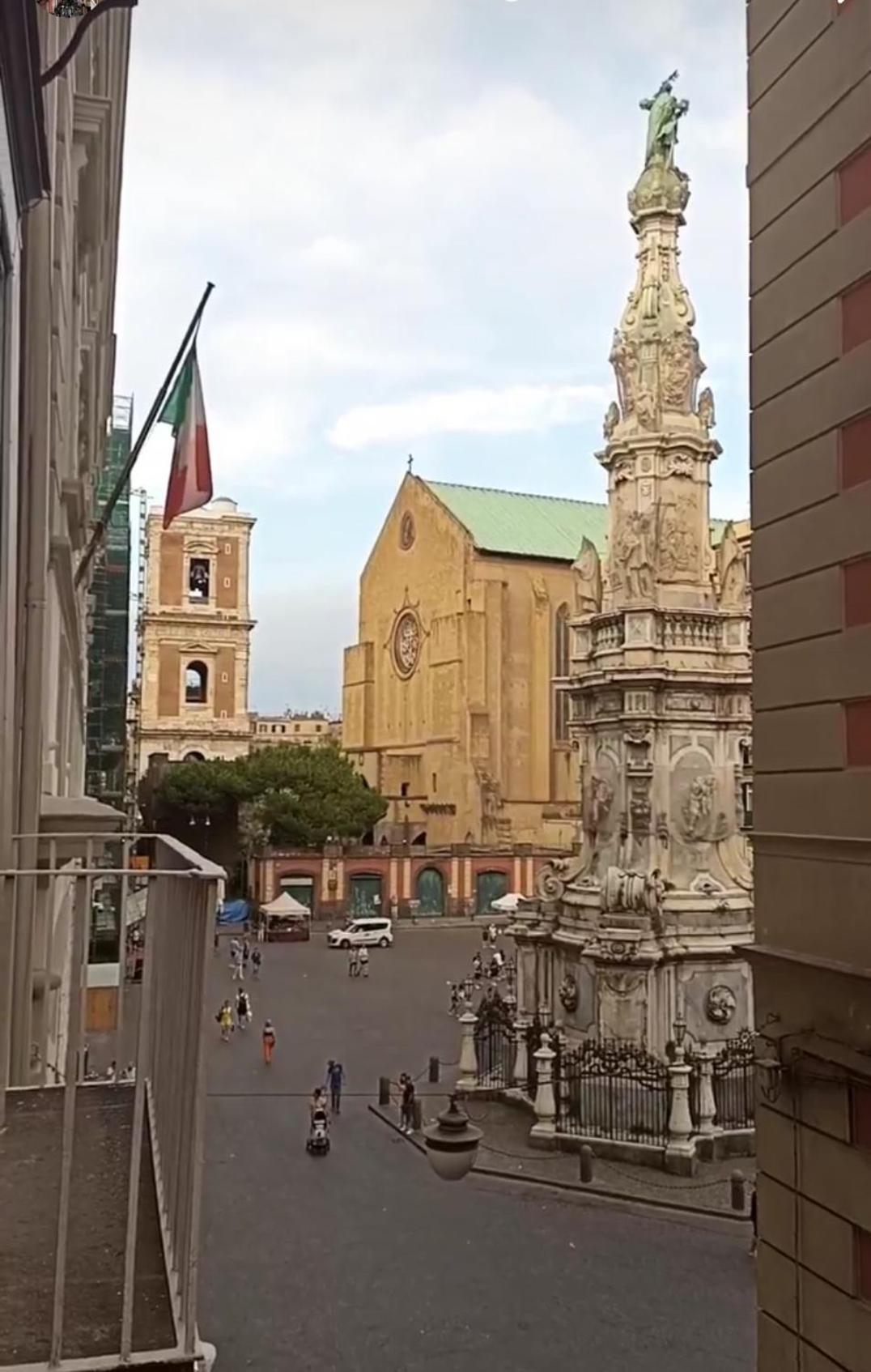 B&B Il Balconcino A Santa Chiara เนเปิลส์ ภายนอก รูปภาพ